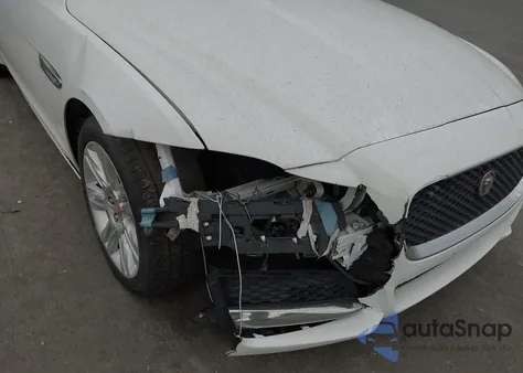 2017 Jaguar Xf 35T Premium z USA, uszkodzony, nr VIN SAJBJ4BV8HCY44921